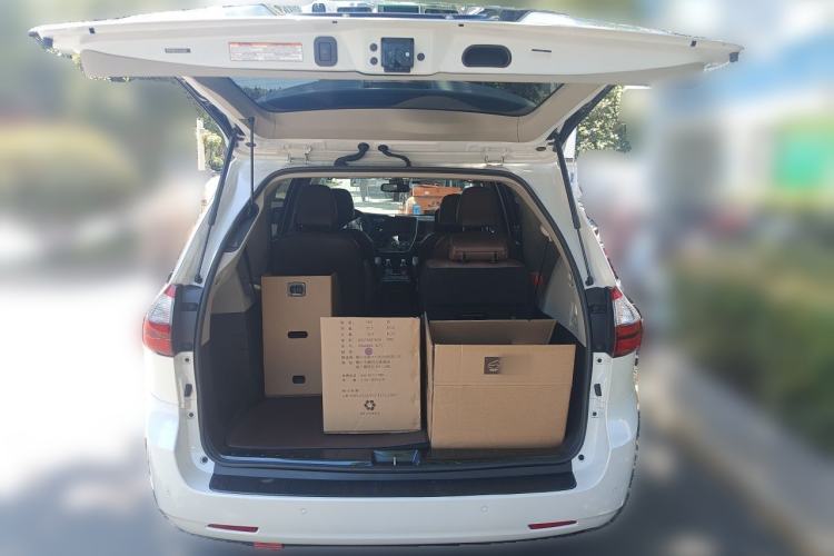 Used Toyota SIENNA  Trunk