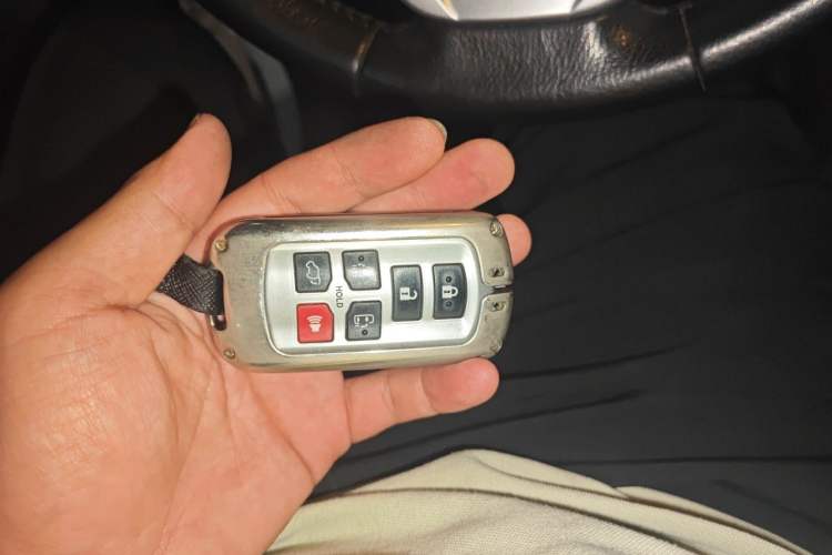 Used Toyota SIENNA  Vehicle Key