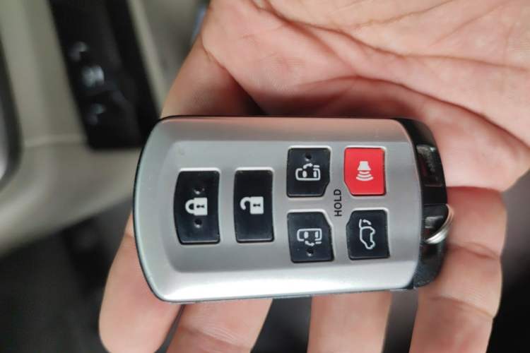 Used Toyota SIENNA  Vehicle Key