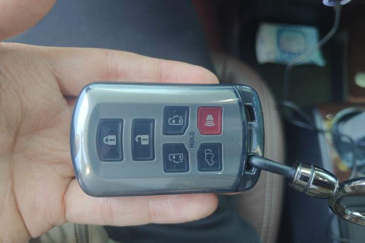 Used Toyota SIENNA  Vehicle Key
