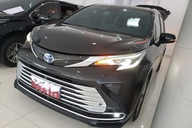 Used Toyota SIENNA 2021 2.5L Hybrid Platinum Edition