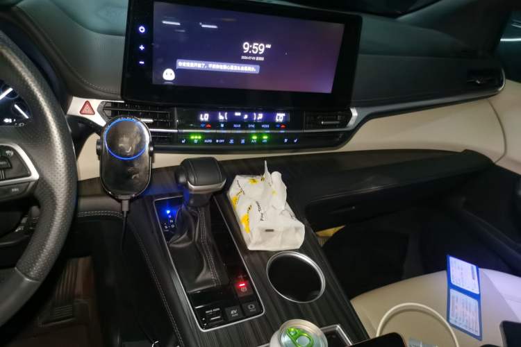 Used Toyota SIENNA 2021 2.5L Hybrid Premium Edition Audio And AC Panel