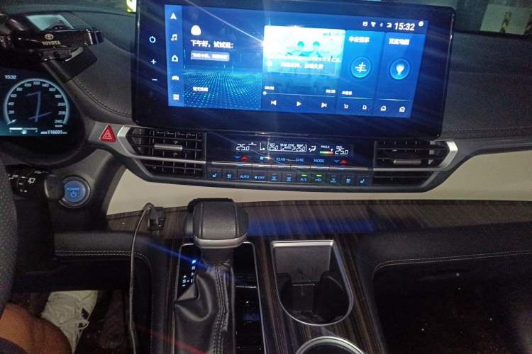 Used Toyota SIENNA 2021 2.5L Hybrid Ultimate Edition Audio And AC Panel