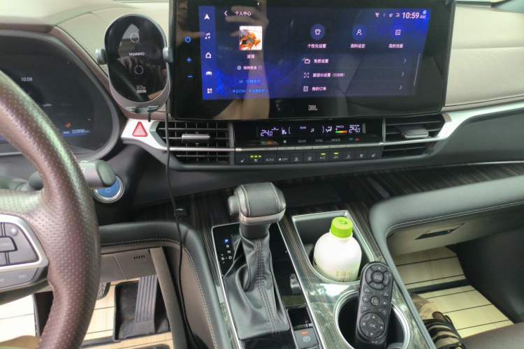 Used Toyota SIENNA 2021 2.5L Hybrid Platinum Edition Audio And AC Panel