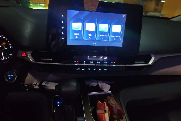 Used Toyota SIENNA 2021 2.5L Hybrid Comfort Edition Audio And AC Panel