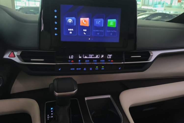 Used Toyota SIENNA 2021 2.5L Hybrid Luxury Edition Audio And AC Panel
