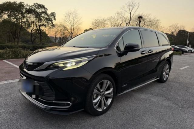 Used Toyota SIENNA 2021 2.5L Hybrid Premium Edition