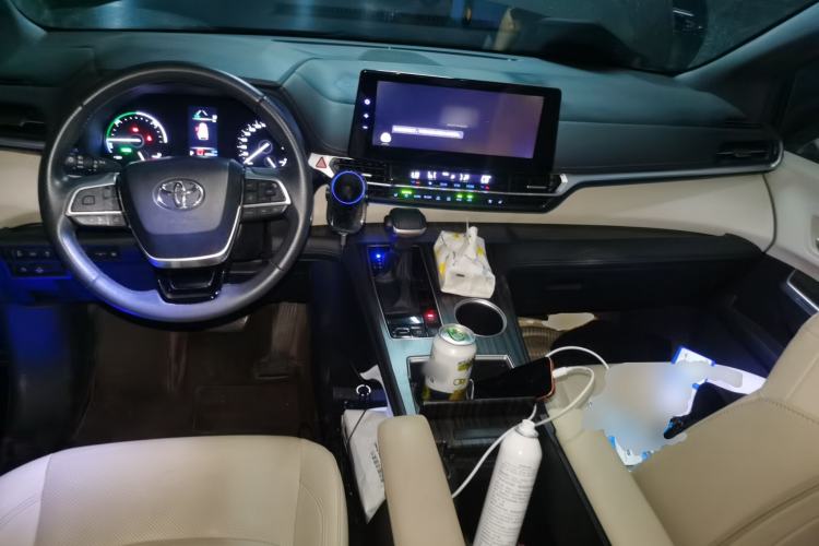 Used Toyota SIENNA 2021 2.5L Hybrid Premium Edition Center Console