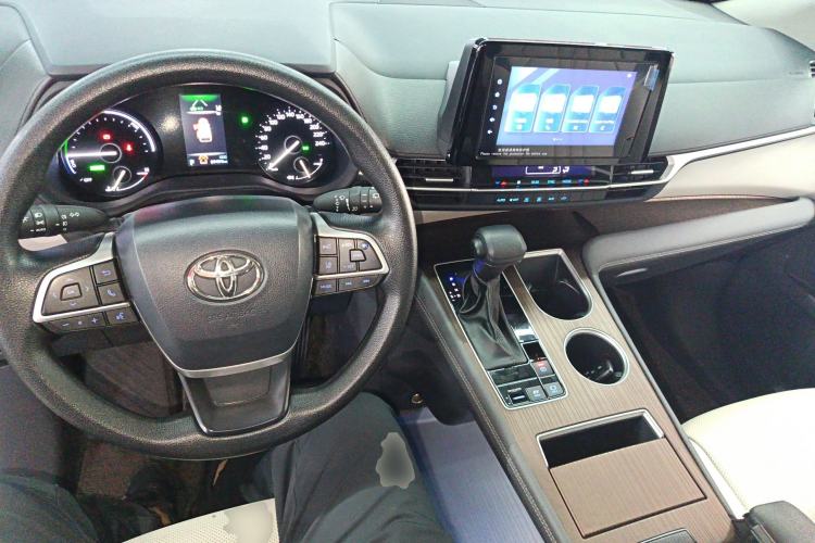 Used Toyota SIENNA 2021 2.5L Hybrid Comfort Edition Center Console