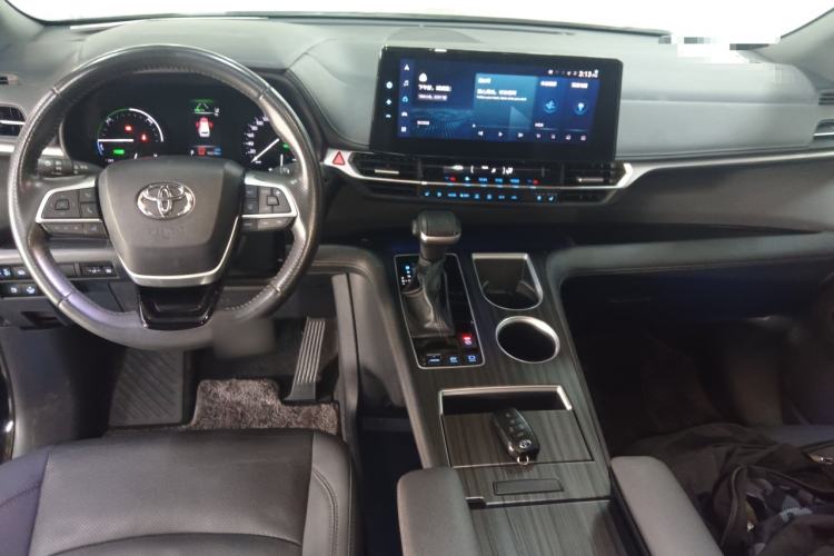 Used Toyota SIENNA 2021 2.5L Hybrid Premium Edition Center Console