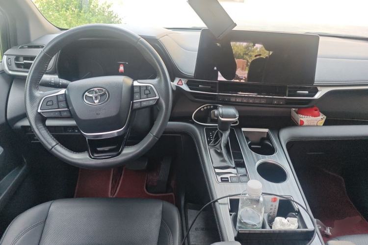 Used Toyota SIENNA 2021 2.5L Hybrid Premium Edition Center Console