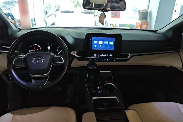 Used Toyota SIENNA 2021 2.5L Hybrid Luxury Edition Center Console