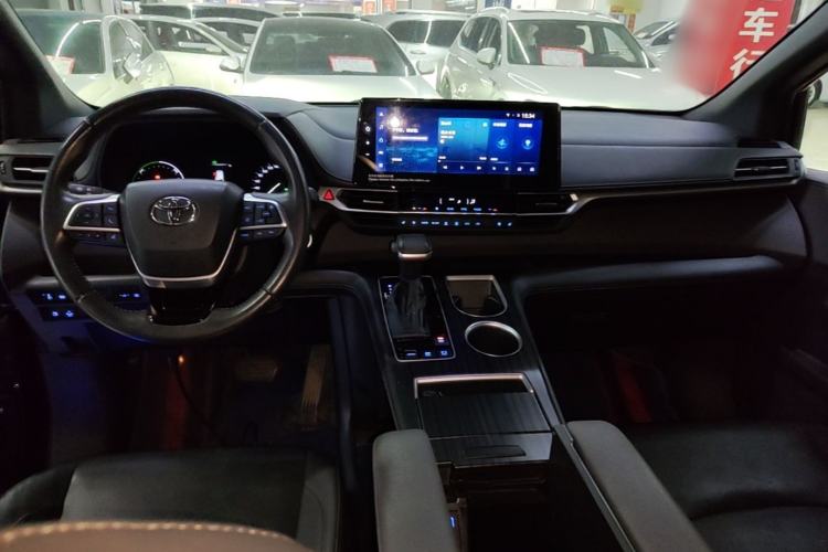 Used Toyota SIENNA 2021 2.5L Hybrid Premium Edition Center Console