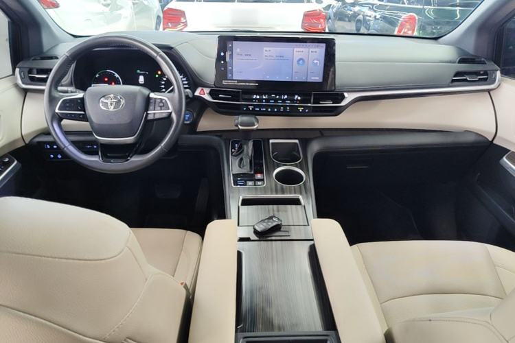 Used Toyota SIENNA 2021 2.5L Hybrid Premium Edition Center Console