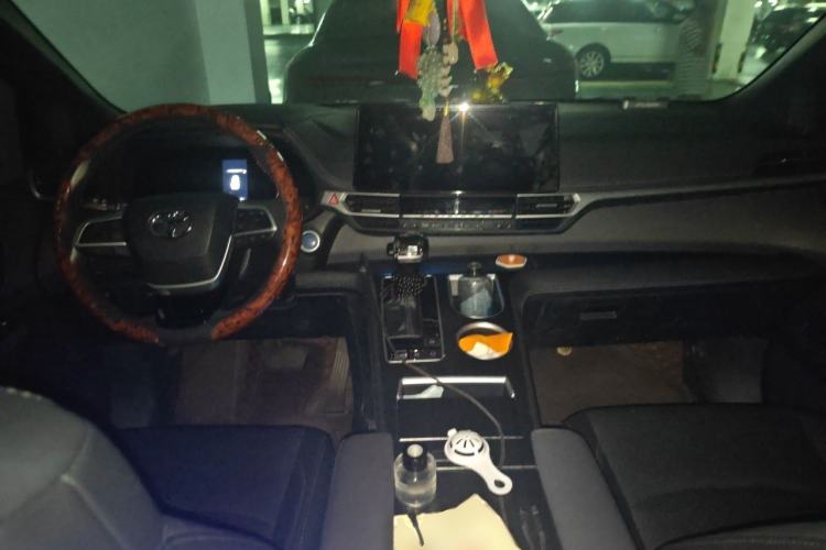 Used Toyota SIENNA 2021 2.5L Hybrid Premium Edition Center Console