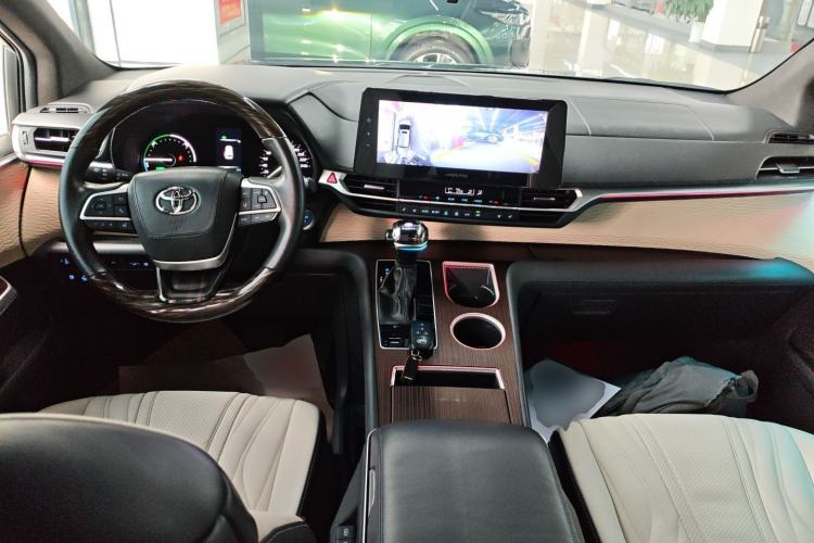Used Toyota SIENNA 2021 2.5L Hybrid Comfort Edition Center Console