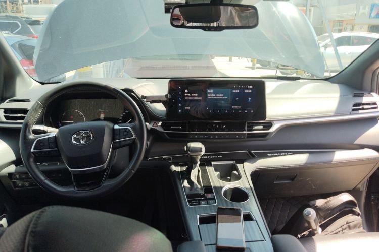 Used Toyota SIENNA 2021 2.5L Hybrid Premium Edition Center Console