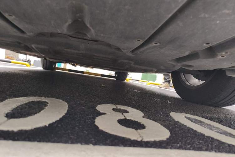 Used Toyota SIENNA 2021 2.5L Hybrid Platinum Edition Chassis Front