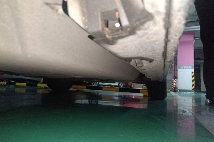 Used Toyota SIENNA 2021 2.5L Hybrid Ultimate Edition Chassis Front Left