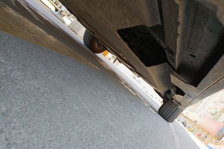 Used Toyota SIENNA 2021 2.5L Hybrid Premium Edition Chassis Front Left