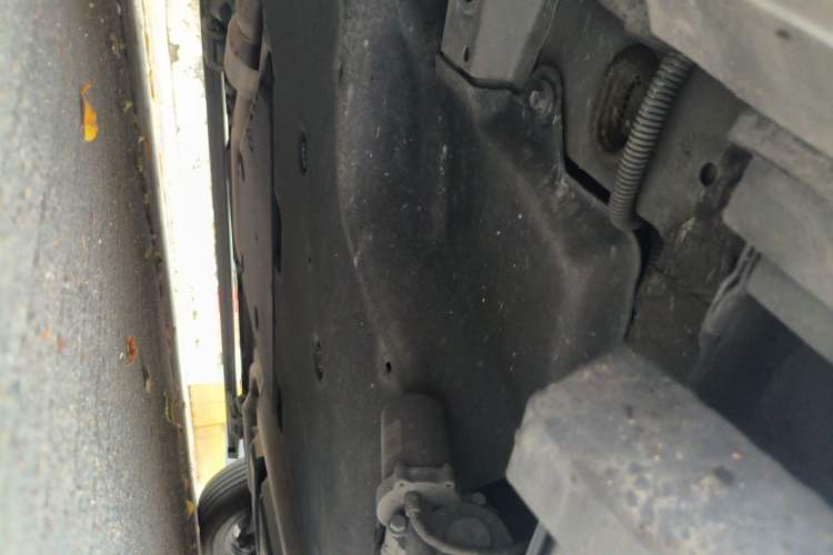 Used Toyota SIENNA 2021 2.5L Hybrid Platinum Edition Chassis Front Left