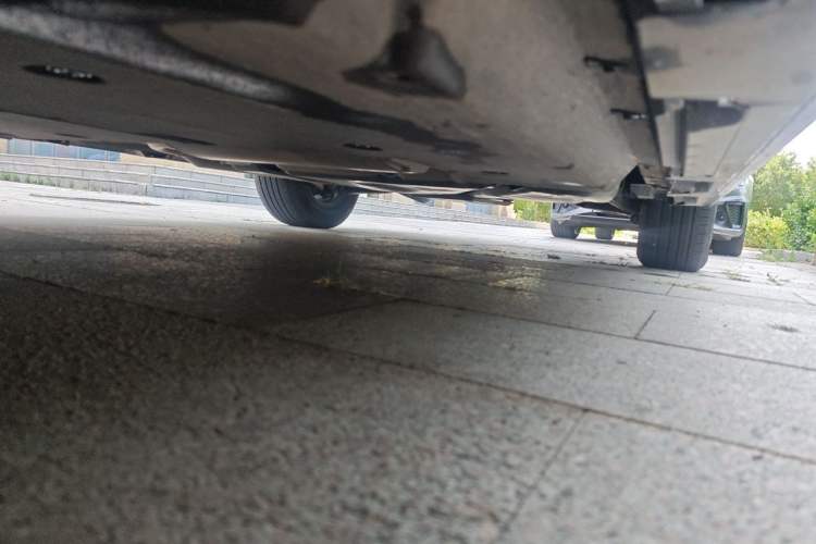 Used Toyota SIENNA 2021 2.5L Hybrid Premium Edition Chassis Front Left