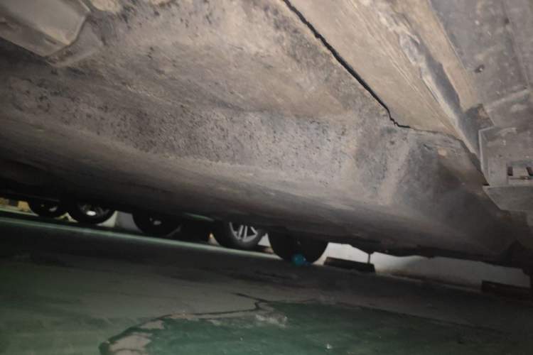 Used Toyota SIENNA 2021 2.5L Hybrid Premium Edition Chassis Front Left