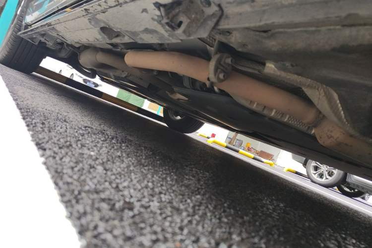 Used Toyota SIENNA 2021 2.5L Hybrid Platinum Edition Chassis Front Right