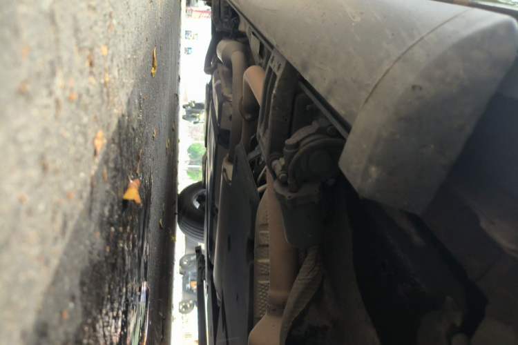 Used Toyota SIENNA 2021 2.5L Hybrid Platinum Edition Chassis Front Right