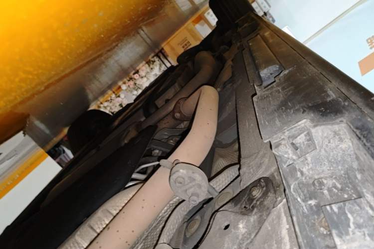 Used Toyota SIENNA 2021 2.5L Hybrid Platinum Edition Chassis Front Right