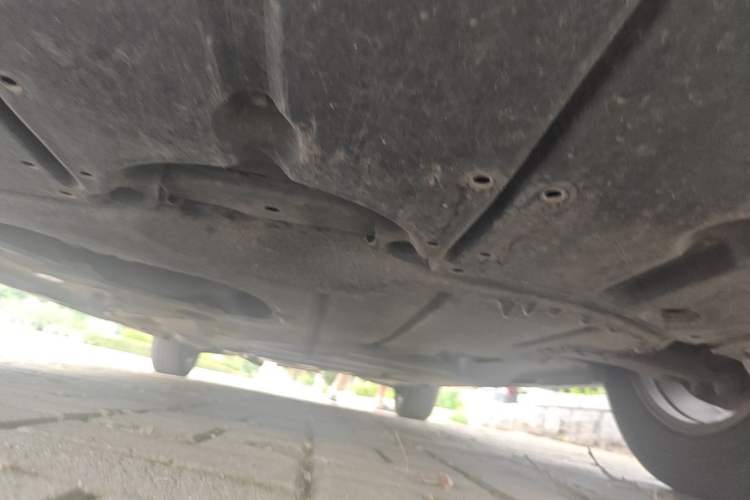 Used Toyota SIENNA 2021 2.5L Hybrid Premium Edition Chassis Front