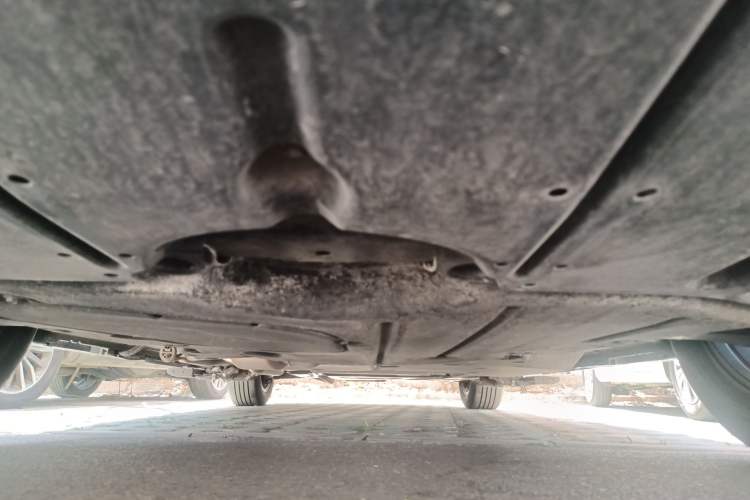 Used Toyota SIENNA 2021 2.5L Hybrid Platinum Edition Chassis Front