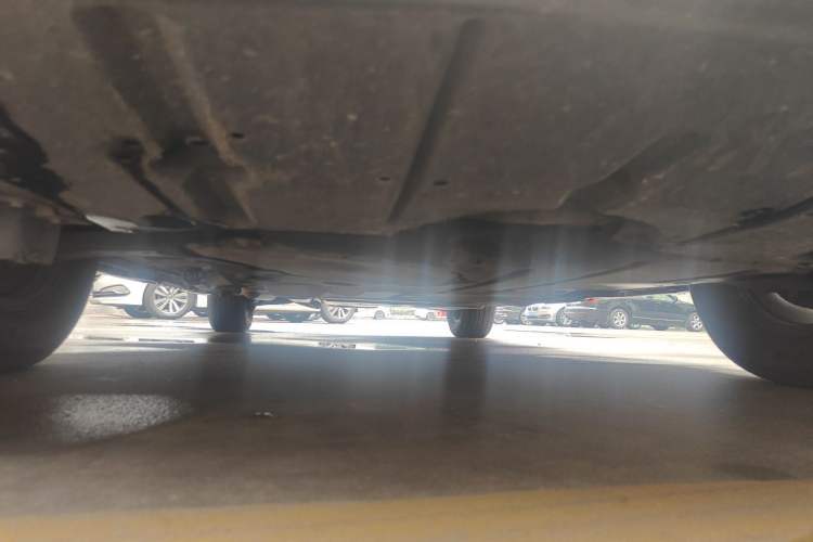 Used Toyota SIENNA 2021 2.5L Hybrid Luxury Edition Chassis Front