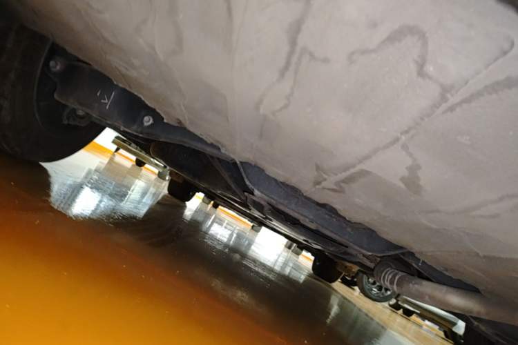 Used Toyota SIENNA 2021 2.5L Hybrid Platinum Edition Chassis Rear