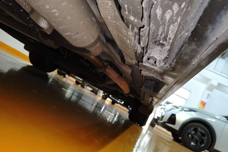 Used Toyota SIENNA 2021 2.5L Hybrid Platinum Edition Chassis Rear Right