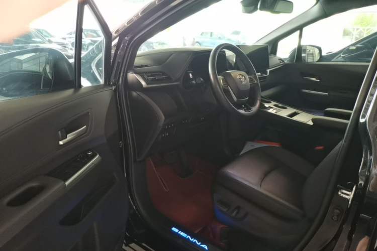 Used Toyota SIENNA 2021 2.5L Hybrid Premium Edition Driver Seat