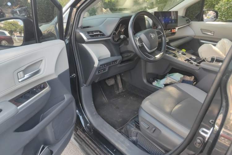 Used Toyota SIENNA 2021 2.5L Hybrid Luxury Edition Driver Seat