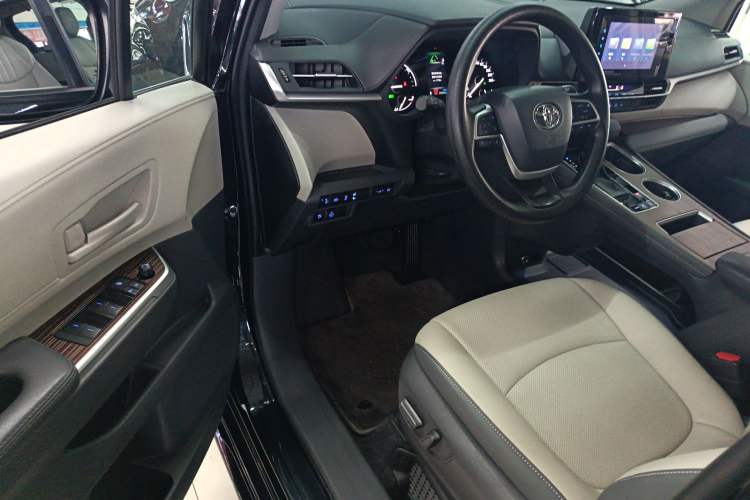 Used Toyota SIENNA 2021 2.5L Hybrid Comfort Edition Driver Seat
