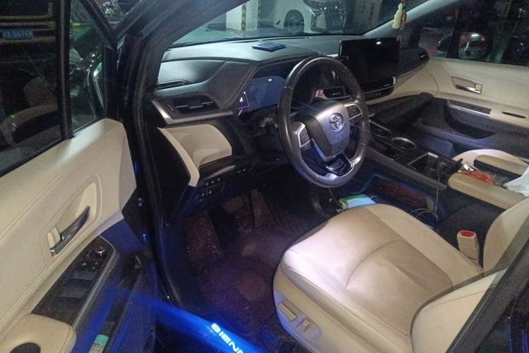 Used Toyota SIENNA 2021 2.5L Hybrid Ultimate Edition Driver Seat