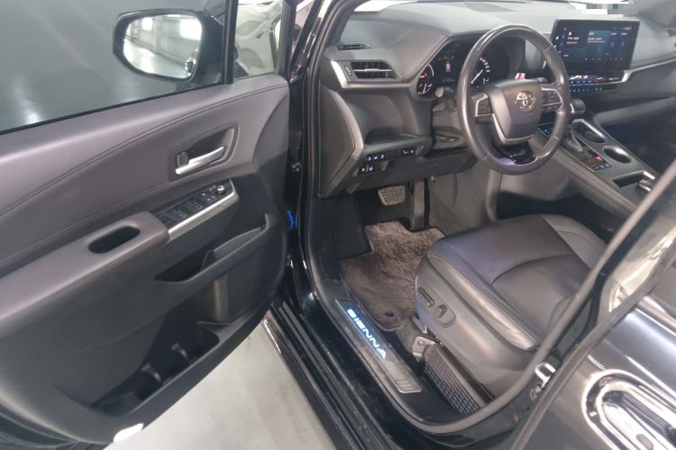 Used Toyota SIENNA 2021 2.5L Hybrid Premium Edition Driver Seat