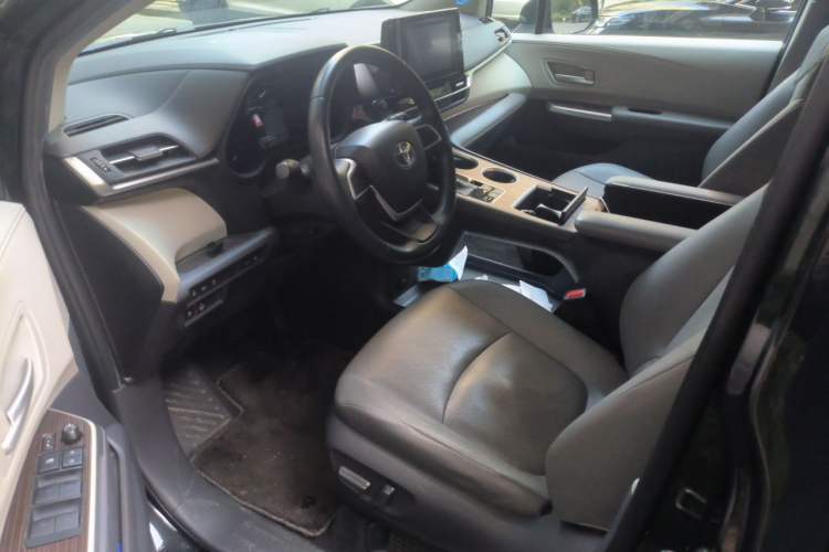Used Toyota SIENNA 2021 2.5L Hybrid Premium Edition Driver Seat