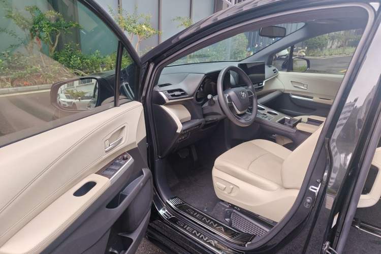 Used Toyota SIENNA 2021 2.5L Hybrid Luxury Edition Driver Seat
