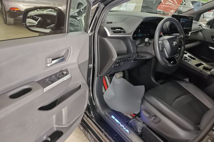 Used Toyota SIENNA 2021 2.5L Hybrid Ultimate Edition Driver Seat