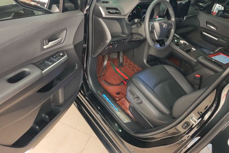 Used Toyota SIENNA 2021 2.5L Hybrid Premium Edition Driver Seat