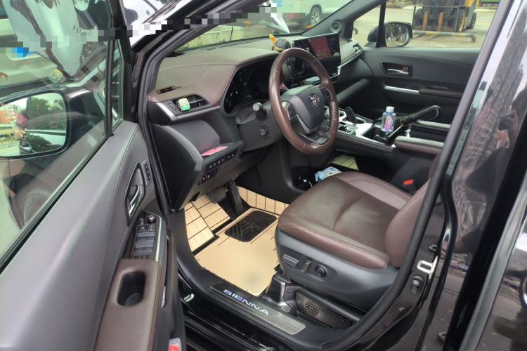 Used Toyota SIENNA 2021 2.5L Hybrid Platinum Edition Driver Seat