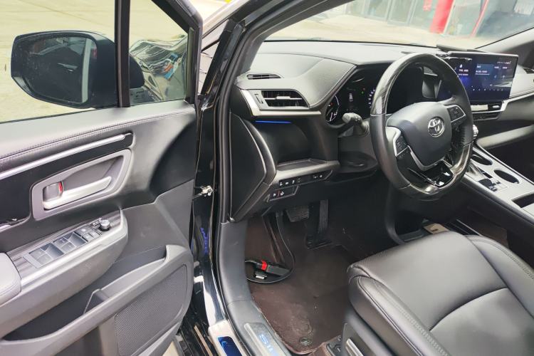 Used Toyota SIENNA 2021 2.5L Hybrid Premium Edition Driver Seat