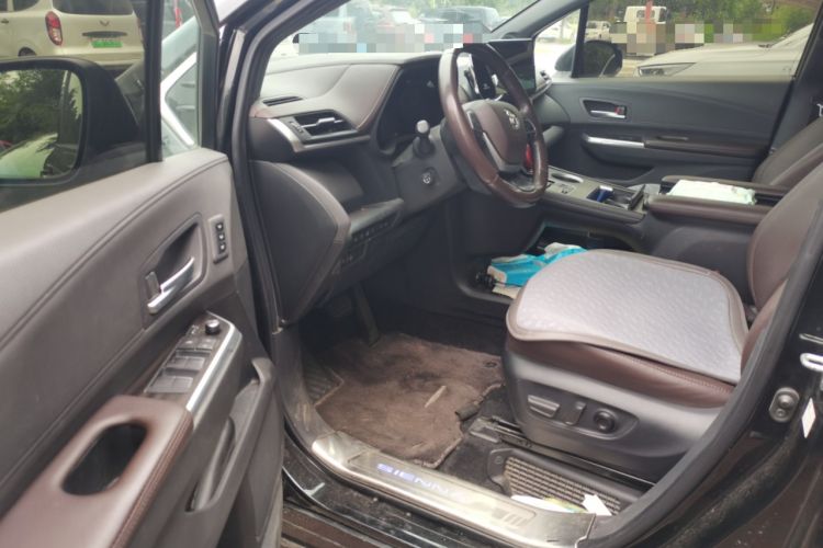 Used Toyota SIENNA 2021 2.5L Hybrid Platinum Edition Driver Seat