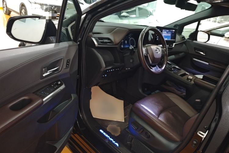 Used Toyota SIENNA 2021 2.5L Hybrid Platinum Edition Driver Seat