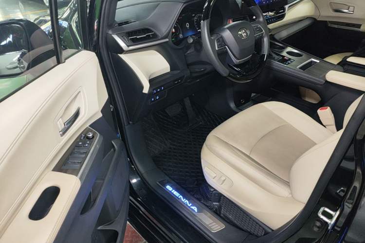 Used Toyota SIENNA 2021 2.5L Hybrid Ultimate Edition Driver Seat