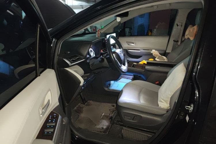 Used Toyota SIENNA 2021 2.5L Hybrid Luxury Edition Driver Seat